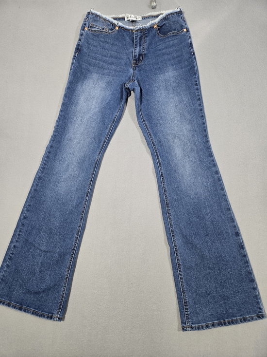 Madden Girl Denim - Classic Madden Women's Blue Flared Jeans Size 5